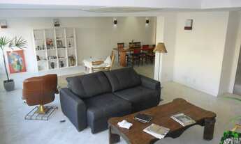 Imagem: Cobertura quadríssima com vista do mar