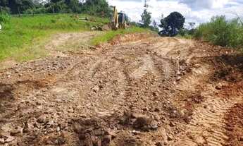 Imagem 4: Vendo Terreno. Local lindo