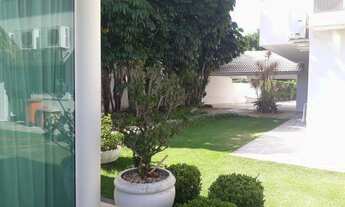 Imagem 5: Casa de condomínio para venda tem 1200 metros quadrados com 5 quartos