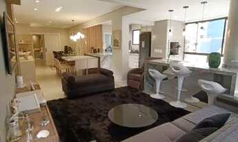 Imagem 6: Á poucos metros da praia, no centro de Balneário Camboriú, 03 suítes, mobiliado!