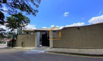 Imagem 2: Modernidade define esse lugar! Venha conhecer esta casa maravilhosa que fica em um dos mel