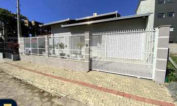 Imagem: Linda casa com piscina em Balneário Piçarras