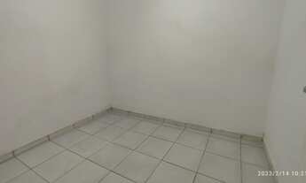 Imagem 7: Vendo Casa 2/4 com quintal na Santa Lúcia