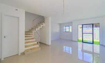 Imagem 4: Sobrado para venda tem 131 metros quadrados com 4 quartos em Uberaba - Curitiba - PR