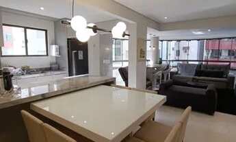 Imagem 2: Á poucos metros da praia, no centro de Balneário Camboriú, 03 suítes, mobiliado!