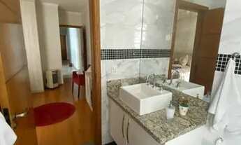 Imagem 7: Sobrado para aluguel e venda tem 251 metros quadrados com 4 quartos