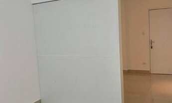 Imagem 2: Novinho, sala living, cozinha e banheiroo