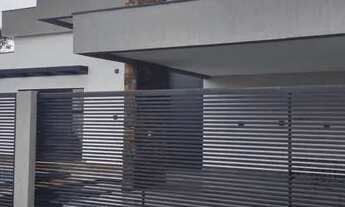 Imagem 3: ARNIQUEIRA: Mega House 3sts, alto padrão, pisc/chursq, 360m2, Cond/localiz.top ( QUEM VÊ C