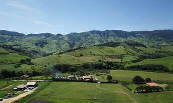 Imagem 2: Maravilhoso Sítio com 6,863 Hectares, no Bairro dos Freires Município de Piranguçu/Mg