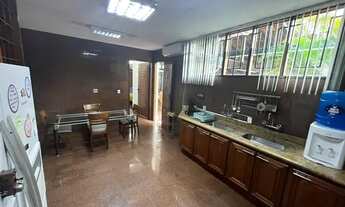 Imagem 6: Térrea para venda possui 1000 metros quadrados com 5 quartos