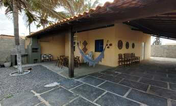 Imagem: Casa de praia em frente a praia de Atalaia