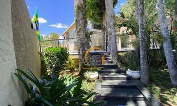 Imagem 6: Modernidade define esse lugar! Venha conhecer esta casa maravilhosa que fica em um dos mel