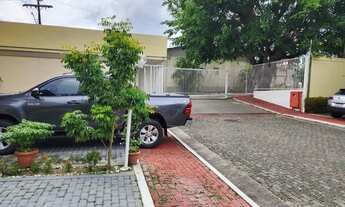 Imagem 3: Casa térrea reformada no Condomínio Parque Aripuanã no Kissia Dom Pedro. Suíte, Piscina. F