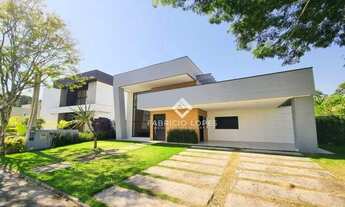 Imagem 2: Maravilhosa e Elegante Casa Térrea para venda em Condomínio Nobre em Jacareí/SP