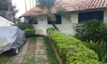 Imagem: Casa Duplex com 3 quartos em Araruama. Rua