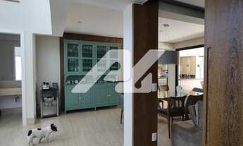 Imagem 6: Casa de condomínio sobrado para venda tem 371 metros quadrados com 4 quartos