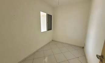 Imagem 4: Casa de condomínio térrea com 3 quartos e um amplo quintal com vista privilegiada para o p