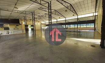 Imagem 5: Chácara para eventos com salão para 500 pessoas sentadas e casa principal com 4 dormitório