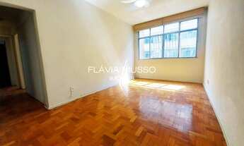 Imagem 1: Apartamento à venda na quadra da praia de Icaraí com 95 m2 e 2 quartos no melhor ponto do