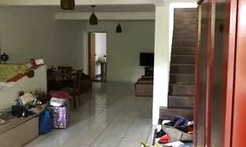 Imagem 3: Eduardo . 3 casas no terreno em ótima localização aceita propostas