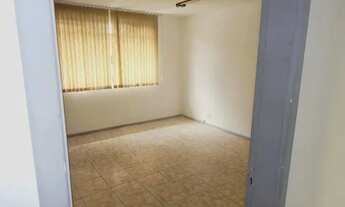 Imagem 3: Sobrado para aluguel tem 140 metros quadrados com 3 quartos em Água Verde - Curitiba - PR