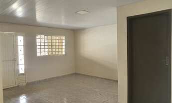 Imagem 5: Qd 405 Agio casa: 95.000,00 Casa 02 Qtos sozinha no lote. desocupada. Aceita carro