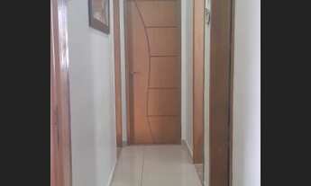 Imagem 2: Linda casa à venda, bem localizada, em Niterói/Engenhoca. Ônibus na porta