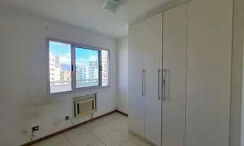 Imagem 7: ALUGO Cobertura de 2 quartos, com churrasqueira e piscina, 2 vagas, vista livre, Av. das A