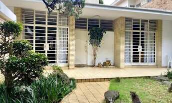 Imagem 1: Casa em rua Tranquila e Arborizada no Campo Belo