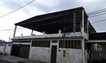 Imagem 2: Casa para aluguel e venda possui 476 metros quadrados com 3 quartos