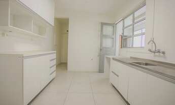 Imagem 5: Edifício com super laser na melhor rua do bairro! Apartamento reformado, claro e tranquilo