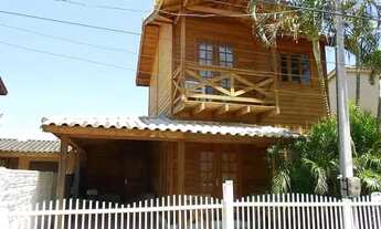 Imagem: Casa na Praia da Armação, Florianópolis