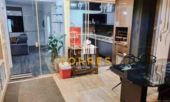 Imagem 3: Oportunidade de cobertura duplex reformada com varanda gourmet e piscina privativa, perto