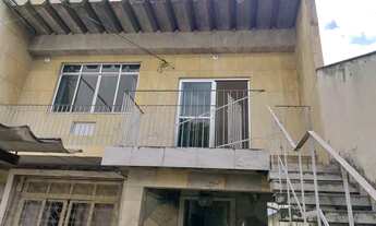 Imagem 2: Espaçoso sobrado na Penha: Aluguel de casa com 3 quartos e dependência. Conforto e pratici