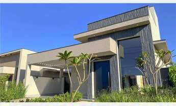 Imagem 3: 3 dormitórios, sendo 1 suíte e 2 com banheiro compartilhado. Salas com pé direito alto - P