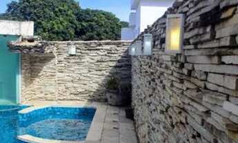 Imagem 5: Sobrado para venda tem 354 metros quadrados com 4 quartos