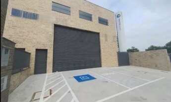 Imagem 3: Galpão para locação com chão epoxi