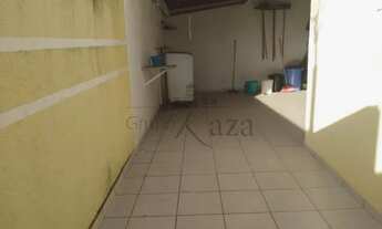 Imagem 7: Casa para aluguel possui 94 metros quadrados com 4 quartos