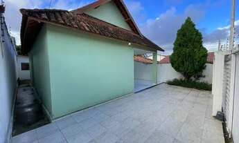 Imagem 2: Casa espaçosa, com 3 quartos, nascente e solta dos 2 lados