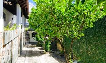 Imagem 5: Casa térrea com piscina em condomínio fechado na Estrada do Coco!