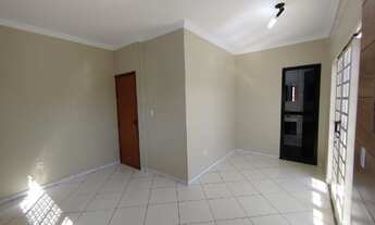 Imagem 4: Sobrado para venda possui 150 metros quadrados com 6 quartos em Santa Maria - Brasília - D