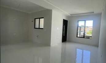 Imagem 2: Casa com amplo espaço e 02 vagas de garagem