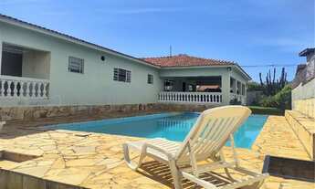 Imagem 3: Casa com 3 quartos. Ampla, arejada e aconchegante! Ideal para reunir amigos e familiares