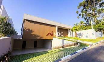 Imagem 4: Belíssima Térrea condomínio Arujá IV 3 suítes 3 vagas 600,00 A.T 307,00 A.C