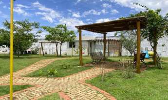 Imagem 3: Casa para venda com 180 metros quadrados com 3 quartos