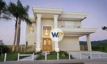 Imagem: Casa com 5 Suítes em Condomínio Fechado