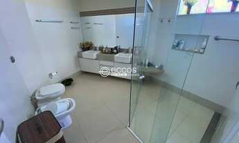 Imagem 2: Excelente casa com 4 suítes para locação no Bairro Jardim das Palmeiras