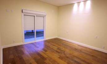 Imagem 5: Casa de condomínio térrea para venda possui 350 metros quadrados com 4 quartos