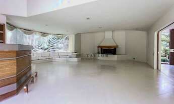 Imagem 9: Casa assobradada ao lado do Parque Alfredo Volpi e Jockey Club