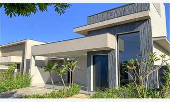 Imagem 2: 3 dormitórios, sendo 1 suíte e 2 com banheiro compartilhado. Salas com pé direito alto - P